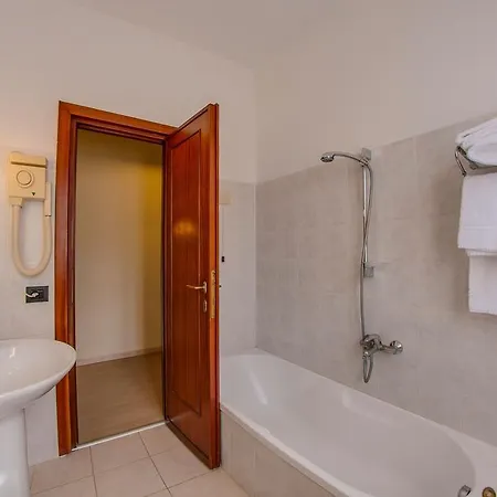 Del Golfo - Dependance Otel